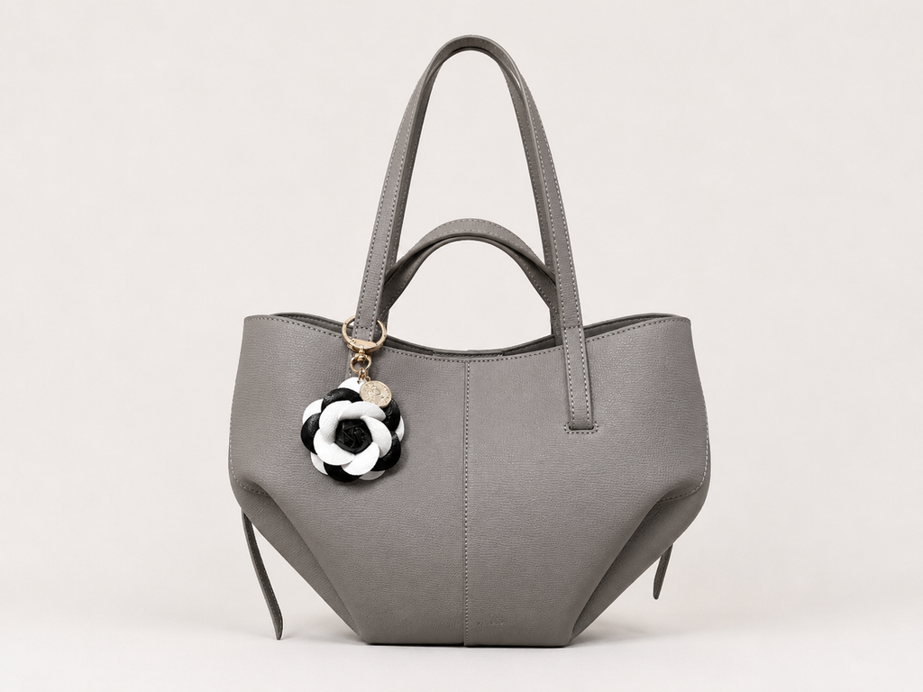 Rose Charm - Black/White